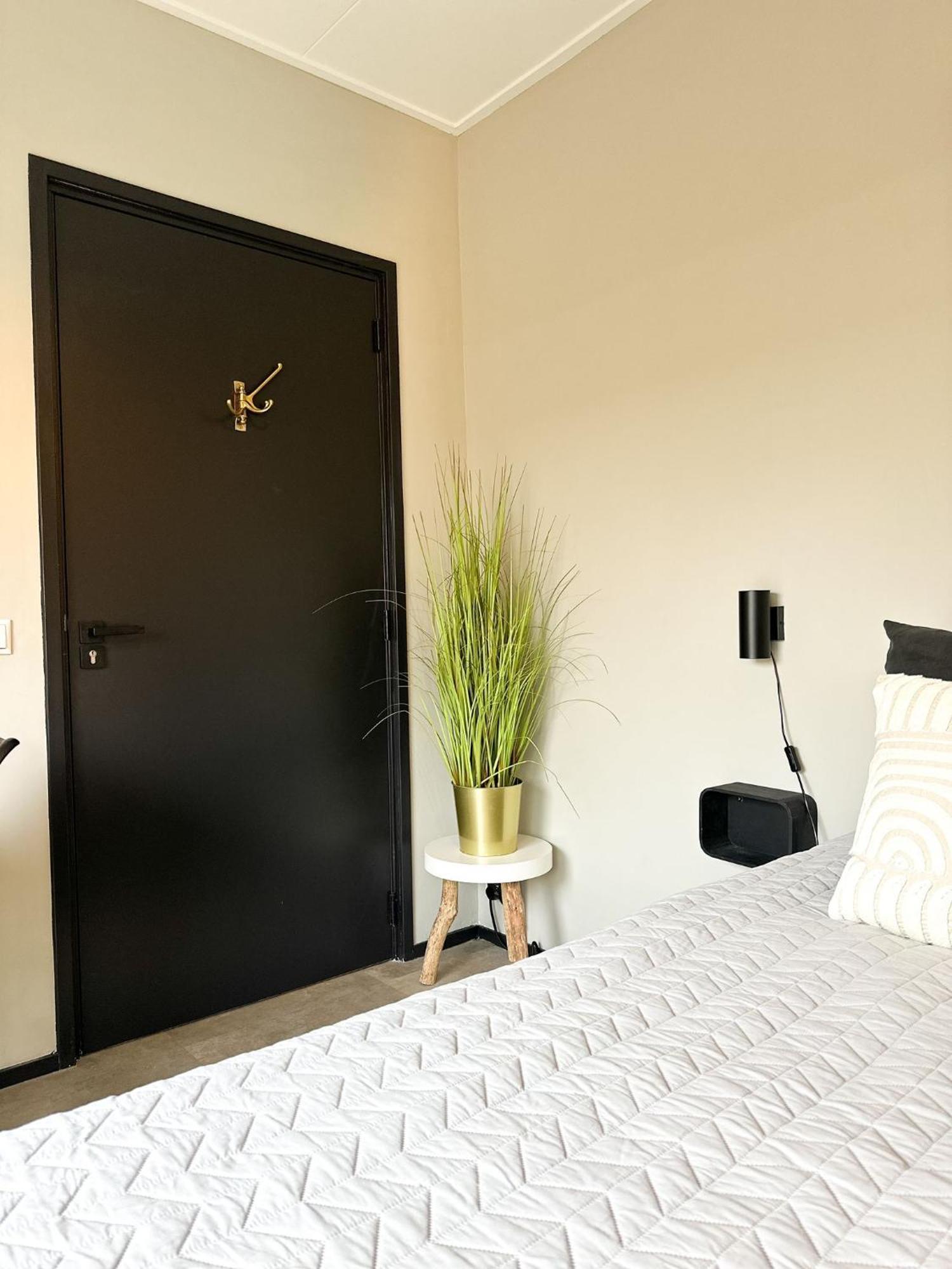 Bed & Breakfast Waterpoort - Incl Gratis Licht Ontbijt En Parking Снек Экстерьер фото